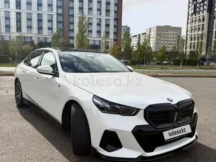 BMW 520 2024 года за 32 000 000 тг. в Астана – фото 9
