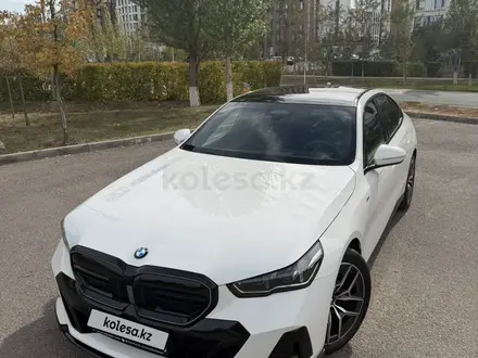 BMW 520 2024 года за 32 000 000 тг. в Астана – фото 13