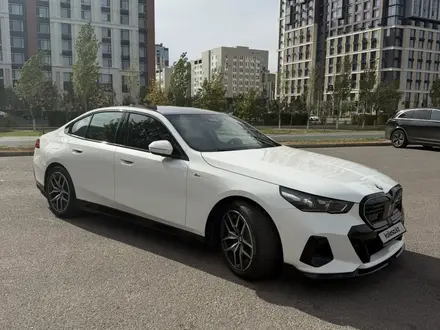 BMW 520 2024 года за 32 000 000 тг. в Астана – фото 3