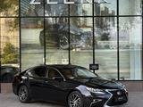 Lexus ES 200 Premium 2016 года за 13 990 000 тг. в Алматы – фото 2