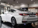 Lexus ES 250 2023 годаүшін28 180 000 тг. в Астана – фото 5