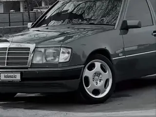 Mercedes-Benz E 320