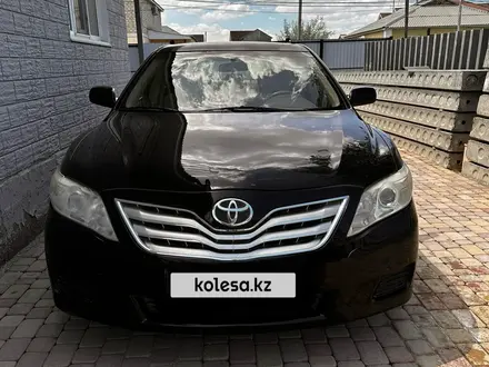 Toyota Camry 2011 года за 6 700 000 тг. в Атырау