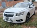 Chevrolet Cruze 2011 года за 3 650 000 тг. в Уральск – фото 2