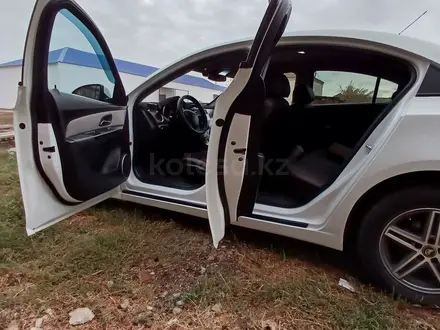 Chevrolet Cruze 2011 года за 3 650 000 тг. в Уральск – фото 12