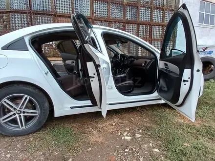 Chevrolet Cruze 2011 года за 3 650 000 тг. в Уральск – фото 13