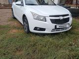 Chevrolet Cruze 2011 года за 3 800 000 тг. в Уральск – фото 3