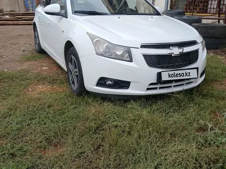 Chevrolet Cruze 2011 года за 3 650 000 тг. в Уральск – фото 3