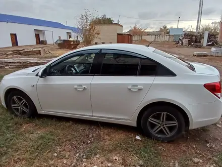 Chevrolet Cruze 2011 года за 3 650 000 тг. в Уральск – фото 5
