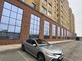 Toyota Camry 2023 года за 16 000 000 тг. в Атырау – фото 2