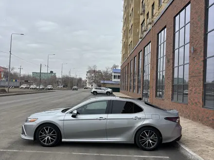Toyota Camry 2023 года за 16 000 000 тг. в Атырау – фото 7