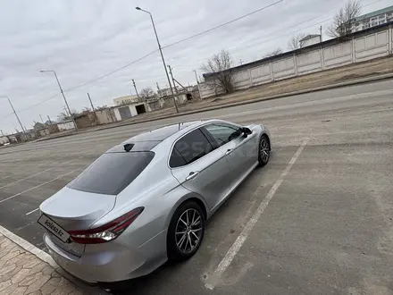Toyota Camry 2023 года за 16 000 000 тг. в Атырау – фото 5