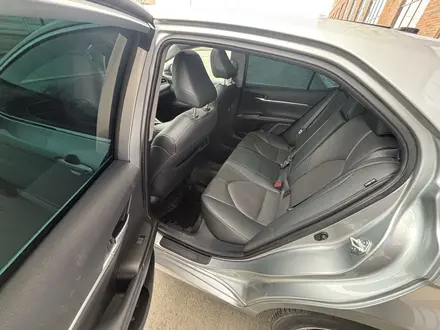 Toyota Camry 2023 года за 16 000 000 тг. в Атырау – фото 13