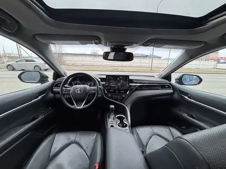 Toyota Camry 2023 года за 16 000 000 тг. в Атырау – фото 12