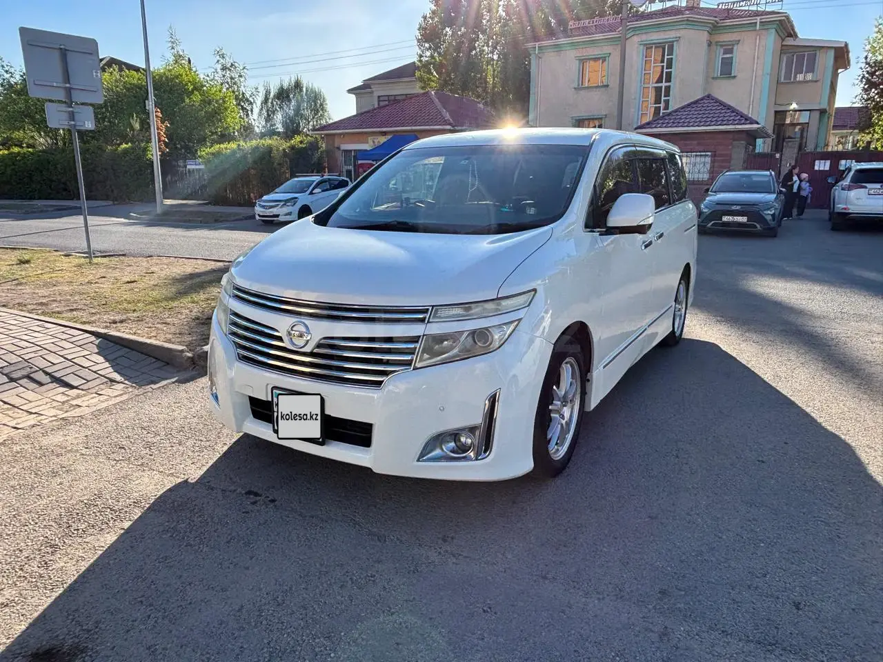 Nissan Elgrand, 2013