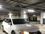 Toyota Camry 2015 года за 6 400 000 тг. в Жанаозен – фото 2