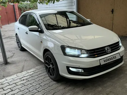 Volkswagen Polo 2018 года за 6 300 000 тг. в Алматы – фото 2