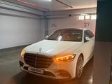 Mercedes-Benz S 500 2023 года за 77 500 000 тг. в Астана – фото 2