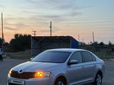 Skoda Rapid 2014 года за 4 100 000 тг. в Уральск – фото 4