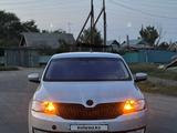 Skoda Rapid 2014 года за 4 100 000 тг. в Уральск – фото 3