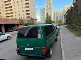 Volkswagen Multivan 1996 годаүшін4 100 000 тг. в Астана – фото 3