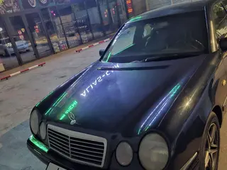 Mercedes-Benz E 280