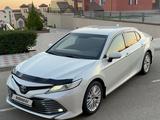 Toyota Camry 2018 года за 14 500 000 тг. в Жанаозен – фото 4