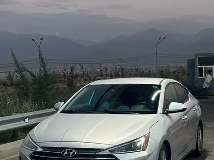 Hyundai Elantra 2018 года за 9 000 000 тг. в Алматы