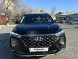 Hyundai Santa Fe 2019 года за 14 200 000 тг. в Атырау – фото 2