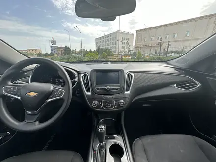 Chevrolet Malibu 2018 года за 4 800 000 тг. в Актау – фото 2