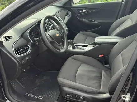 Chevrolet Malibu 2018 года за 4 800 000 тг. в Актау – фото 3