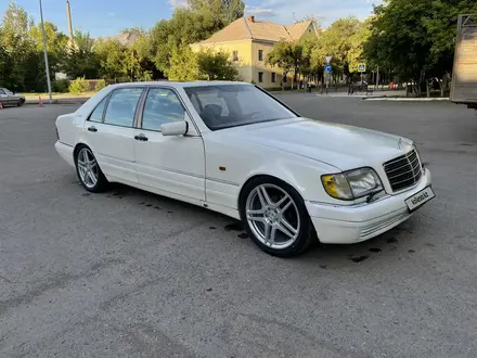 Mercedes-Benz S 320 1996 года за 3 100 000 тг. в Астана – фото 2