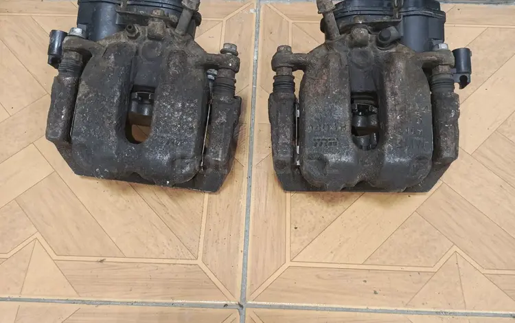 BMW f11 суппорт задний за 12 555 тг. в Шымкент