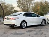 Toyota Camry 2018 годаүшін14 000 000 тг. в Шымкент – фото 2