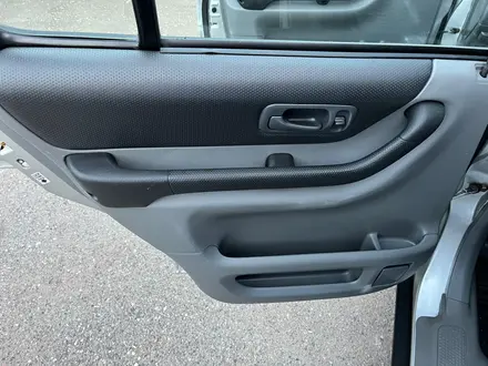 Honda CR-V 1999 года за 4 500 000 тг. в Алматы – фото 39