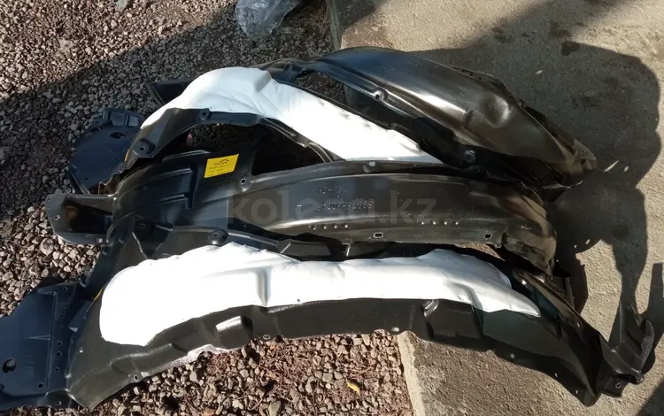 Подкрылок на тойота и лексус в Алматы