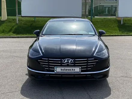 Hyundai Sonata 2023 года за 13 000 000 тг. в Алматы