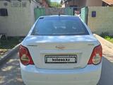 Chevrolet Aveo 2014 года за 3 500 000 тг. в Алматы – фото 2