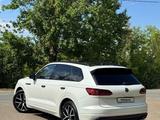 Volkswagen Touareg 2022 годаүшін37 000 000 тг. в Уральск – фото 2