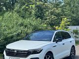 Volkswagen Touareg 2022 годаүшін37 000 000 тг. в Уральск