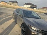 Toyota Camry 2021 года за 15 000 000 тг. в Тараз – фото 2