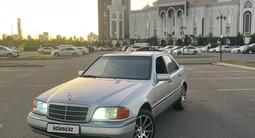 Mercedes-Benz C 200 1994 года за 2 300 000 тг. в Астана