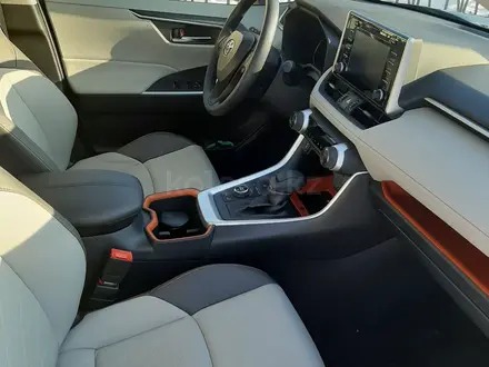 Toyota RAV4 2022 года за 21 000 000 тг. в Уральск – фото 10