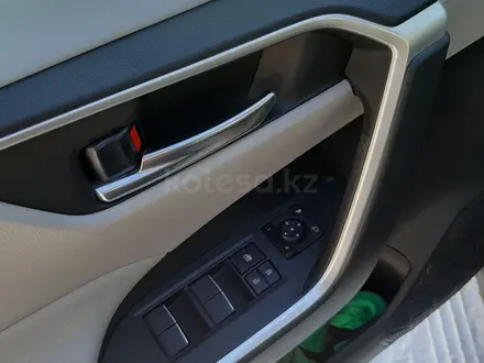 Toyota RAV4 2022 года за 21 000 000 тг. в Уральск – фото 13
