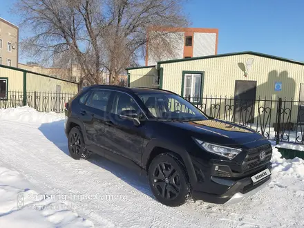 Toyota RAV4 2022 года за 21 000 000 тг. в Уральск – фото 2