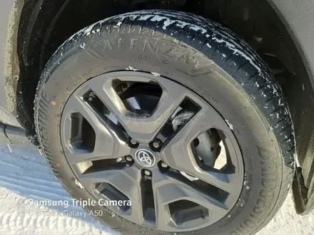 Toyota RAV4 2022 года за 21 000 000 тг. в Уральск – фото 4