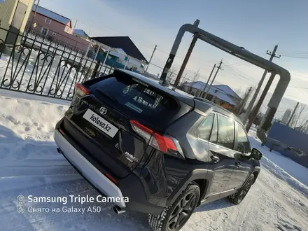 Toyota RAV4 2022 года за 21 000 000 тг. в Уральск – фото 5