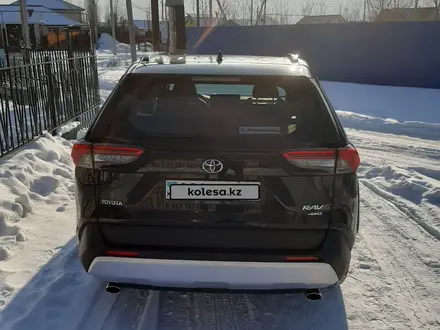Toyota RAV4 2022 года за 21 000 000 тг. в Уральск – фото 9