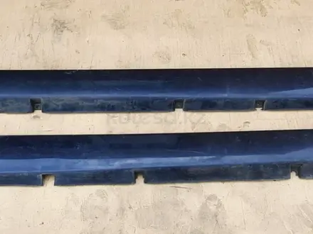 Порог пластиковый накладка ниссан примера р12 за 8 000 тг. в Караганда