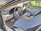 Toyota Camry 2006 годаүшін5 500 000 тг. в Караганда – фото 2